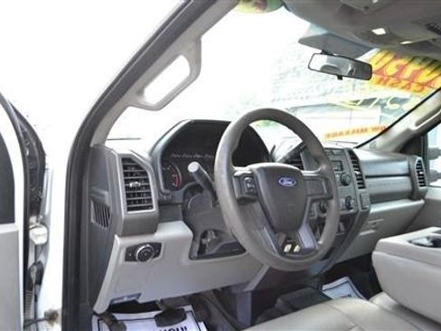Used 2017 Ford F550 2WD Crew Cab Super Duty image 13