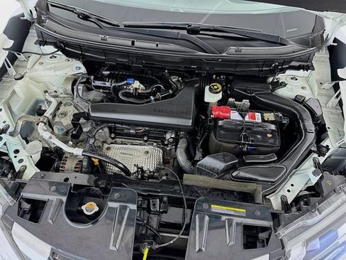 Certified 2019 Nissan Rogue SV w/ Premium Package image 30