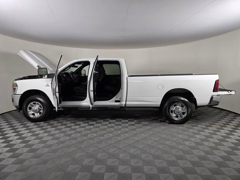 Used 2025 RAM 3500 Tradesman AWD/4WD image 17