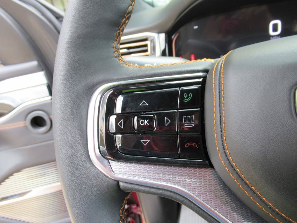 Used 2023 Jeep Grand Wagoneer Series III AWD/4WD image 29