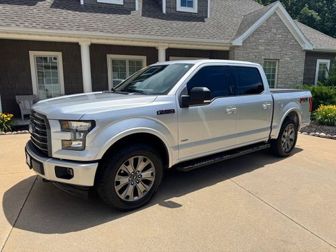 Used 2017 Ford F150 XLT w/ Equipment Group 302A Luxury AWD/4WD image 2