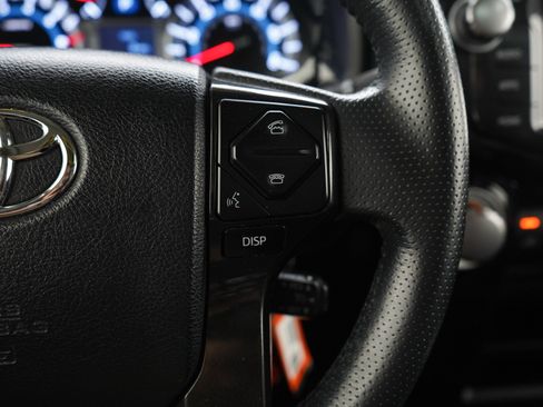 Used 2018 Toyota 4Runner TRD Off-Road Premium AWD/4WD image 25