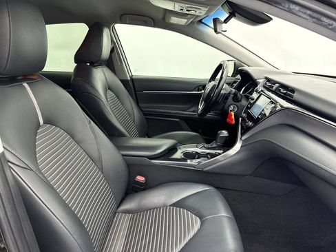 Used 2019 Toyota Camry SE FWD image 31