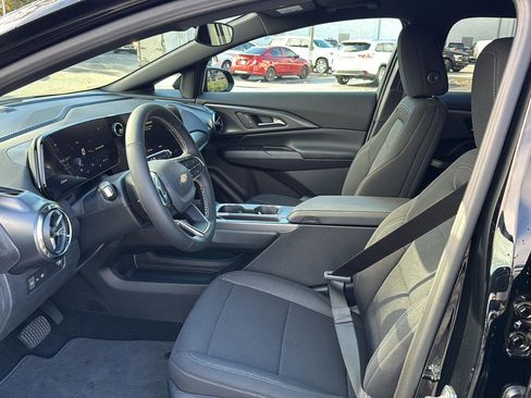 New 2026 Chevrolet Equinox EV LT image 9