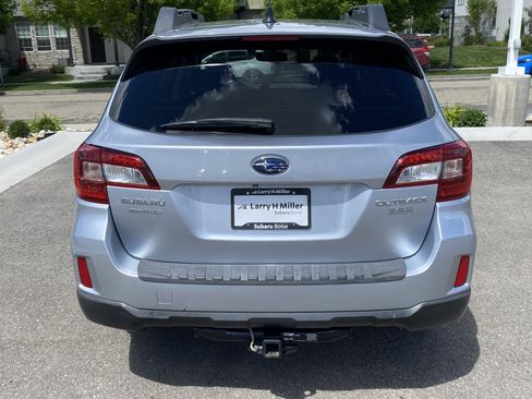 Used 2016 Subaru Outback 3.6R Limited AWD/4WD image 5