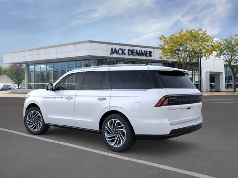 New 2026 Lincoln Navigator Reserve AWD/4WD image 4