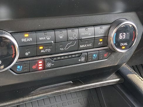 Used 2021 Ford Expedition Max Limited AWD/4WD image 23