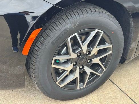 New 2027 Chrysler Pacifica Limited FWD image 49