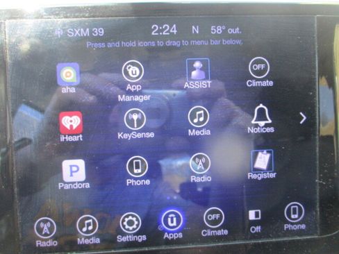 Used 2017 Chrysler Pacifica Touring FWD image 36
