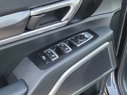 Used 2025 Kia Telluride S FWD image 29