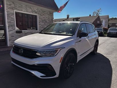 Used 2024 Volkswagen Tiguan SE R-Line