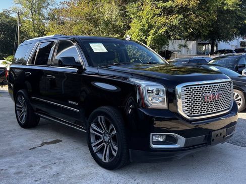 Used 2017 GMC Yukon Denali w/ Open Road Package AWD/4WD image 8