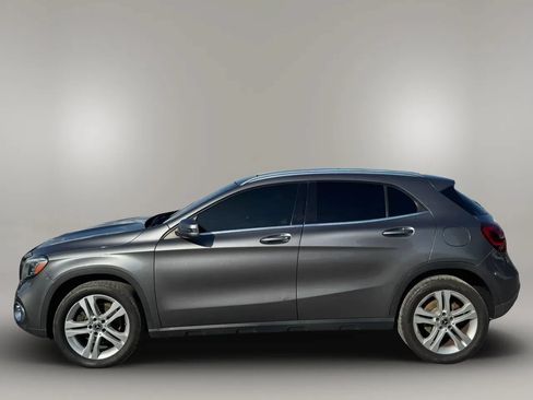 Used 2018 Mercedes-Benz GLA 250 w/ Premium Package image 8