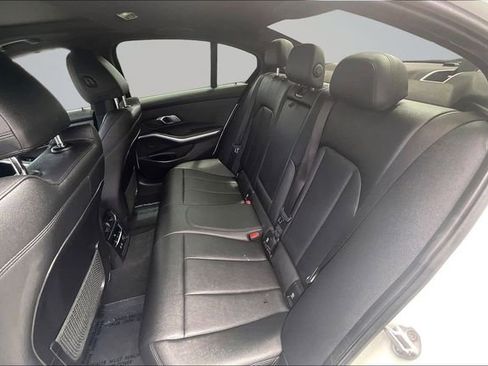 Used 2020 BMW 330i Sedan w/ M Sport Package RWD image 26