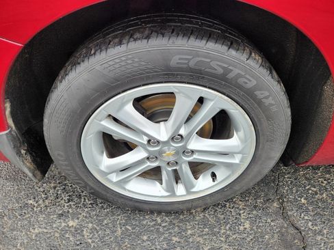 Used 2017 Chevrolet Cruze LT w/ Sun And Sound Package image 16