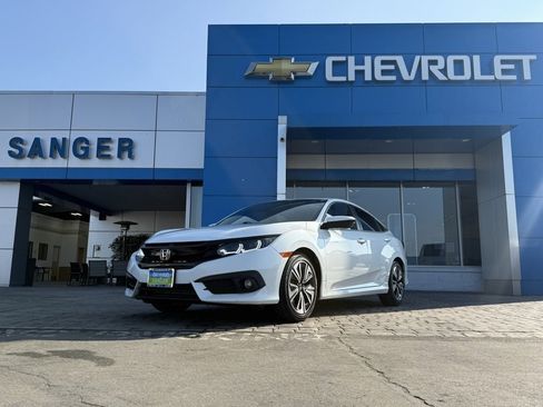 Used 2017 Honda Civic EX-T image 2