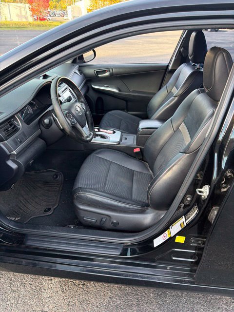 Used 2014 Toyota Camry SE FWD image 24