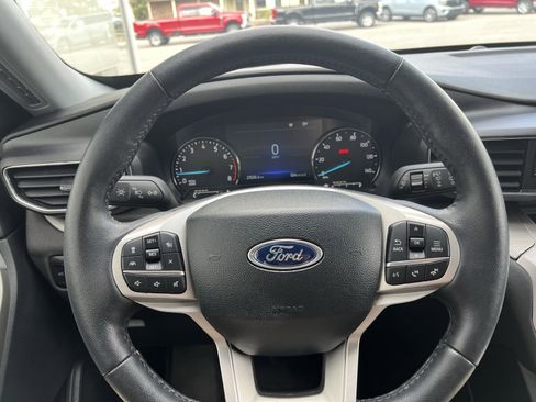 Used 2023 Ford Explorer XLT w/ Equipment Group 202A image 21