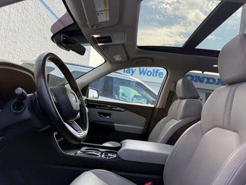 Certified 2024 Honda Pilot Touring image 9