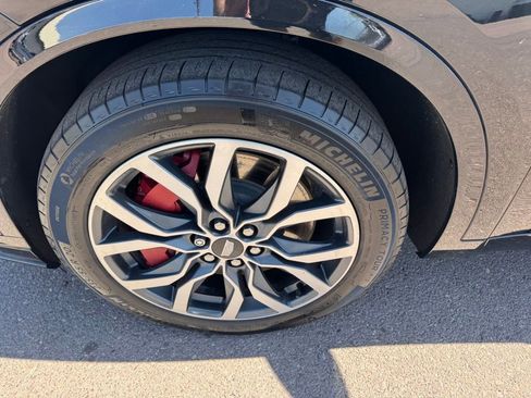 Used 2024 Cadillac XT6 Sport w/ LPO, Floor Liner Package AWD/4WD image 31