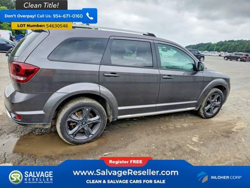 Used 2019 Dodge Journey Crossroad FWD image 4