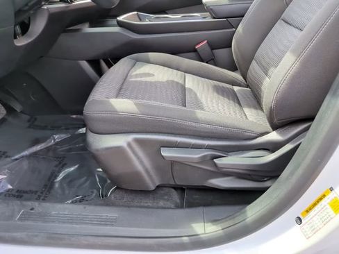 Used 2025 Chevrolet Equinox LT image 19