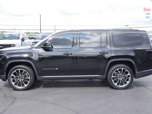 Used 2022 Jeep Wagoneer Series III w/ Premium Group I AWD/4WD image 10