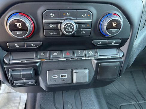 Used 2019 Chevrolet Silverado 1500 RST image 25