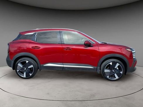 Used 2025 Nissan Kicks SR w/ SR Premium Package image 10