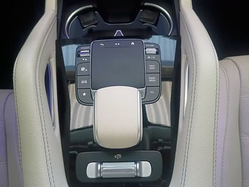 Used 2024 Mercedes-Benz GLS 580 4MATIC image 38