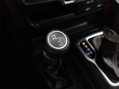 Used 2019 Jeep Wrangler Unlimited Sahara image 18