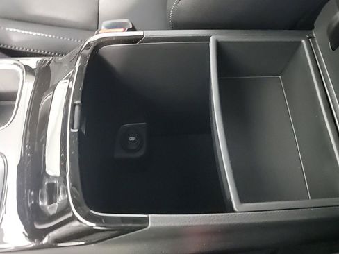 Certified 2025 Kia Telluride EX w/ EX Captain's Chair Package AWD/4WD image 39