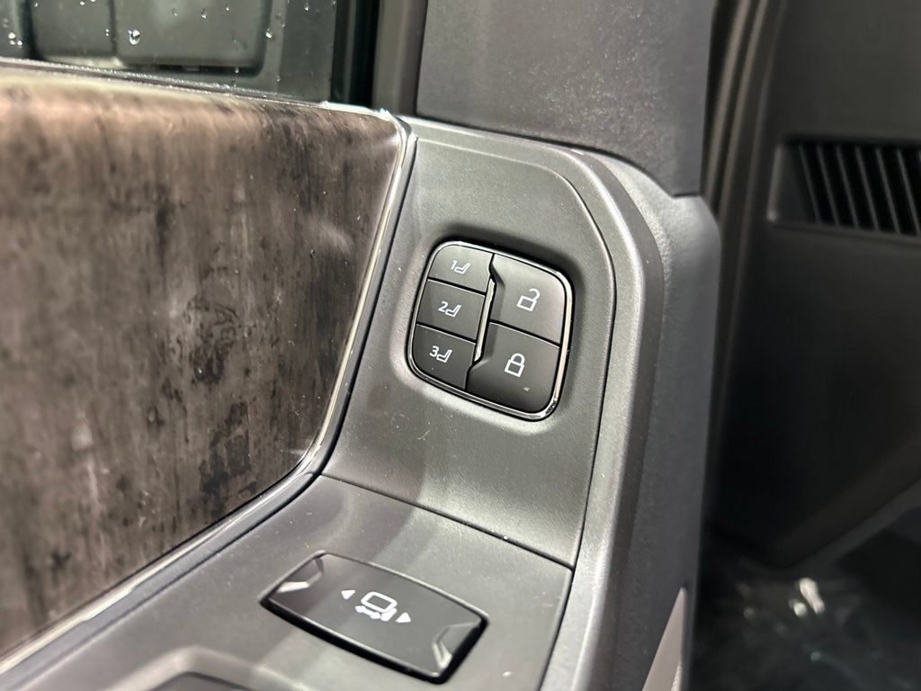 New 2027 Ford F250 Lariat w/ Lariat Premium Package AWD/4WD image 15