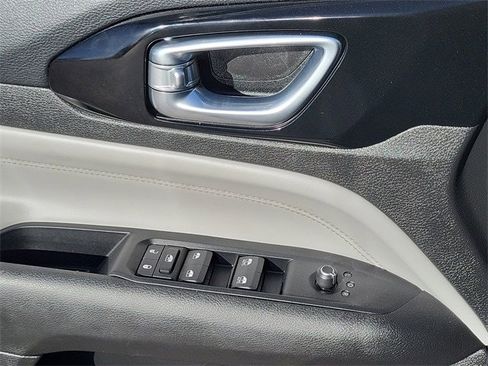 Used 2022 Jeep Compass Limited w/ Sun and Sound Group image 21