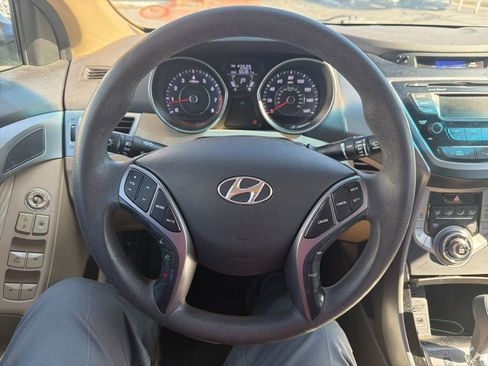 Used 2013 Hyundai Elantra GLS w/ Preferred Pkg image 10
