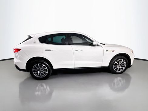 Used 2018 Maserati Levante AWD/4WD image 11