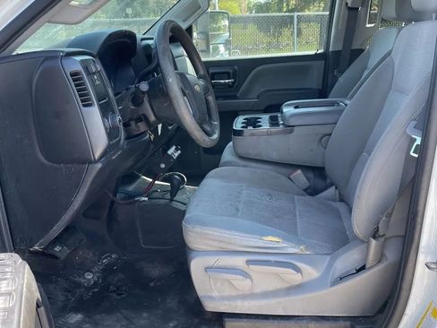 Used 2019 Chevrolet Silverado 2500 W/T AWD/4WD image 2