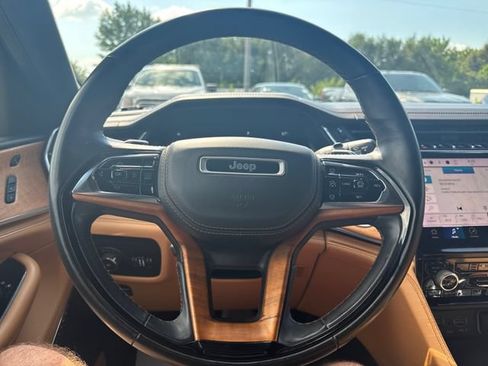 Used 2021 Jeep Grand Cherokee L Summit AWD/4WD image 17