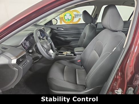 Used 2024 Nissan Altima 2.5 SV FWD image 11