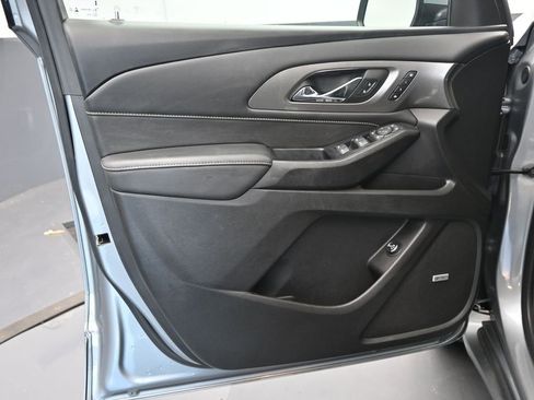 Used 2023 Chevrolet Traverse Premier image 28