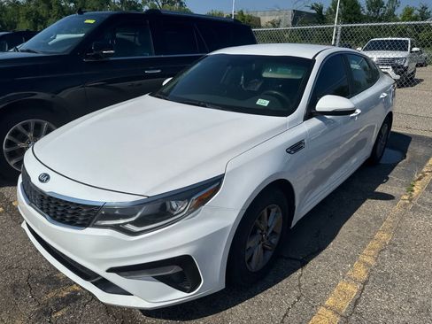 Used 2020 Kia Optima LX FWD image 2