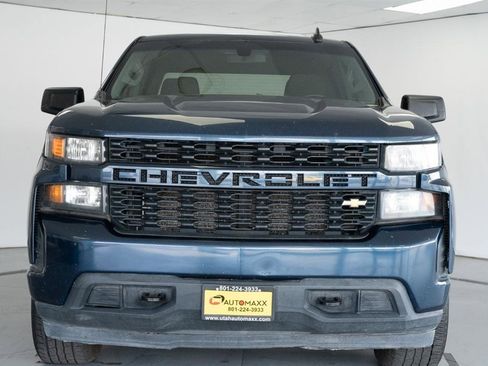 Used 2020 Chevrolet Silverado 1500 Custom w/ Custom Value Package AWD/4WD image 2