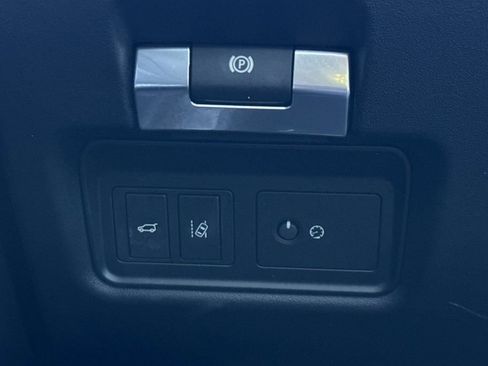 Used 2020 Jaguar E-PACE SE image 30