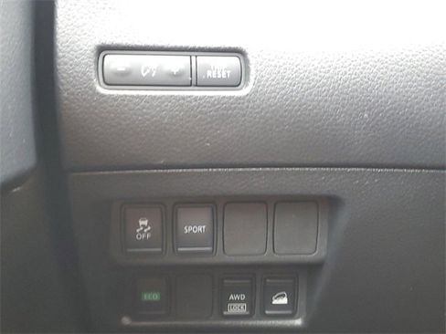 Used 2016 Nissan Rogue S image 21