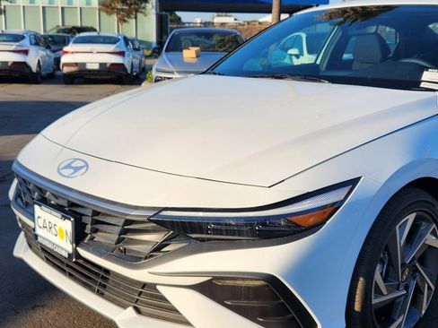 New 2025 Hyundai Elantra Sport image 9