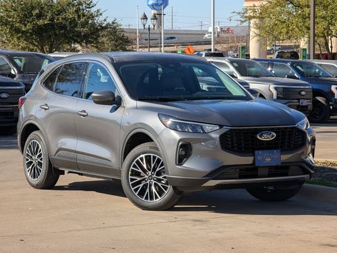New 2026 Ford Escape SE image 2