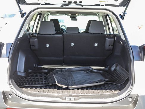 Used 2025 Toyota RAV4 XLE AWD/4WD image 25