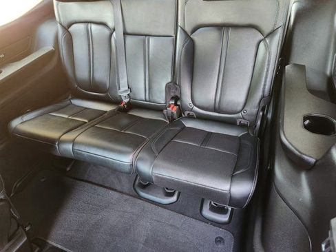 Used 2022 Jeep Wagoneer Series III image 32