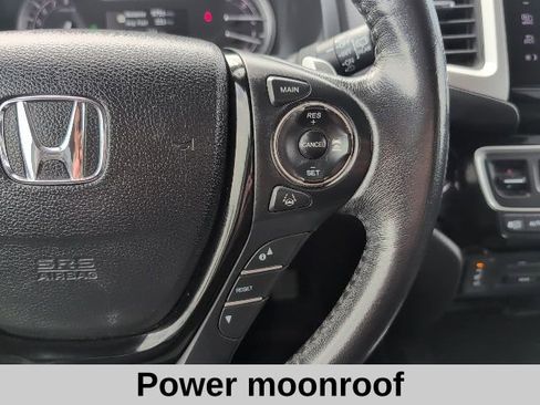 Used 2018 Honda Pilot Touring image 8