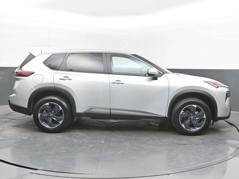 Certified 2024 Nissan Rogue SV AWD/4WD image 8